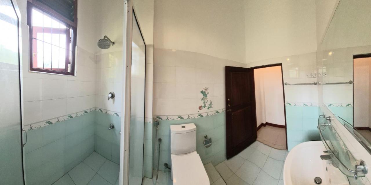Golden Relax Villa With Pool, Restaurant & European Service Eramudugaha Exterior photo