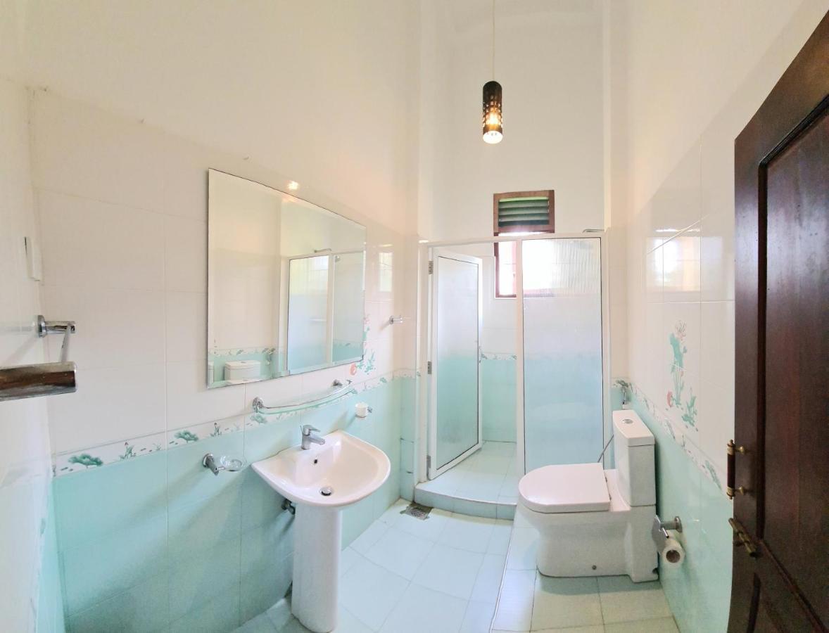 Golden Relax Villa With Pool, Restaurant & European Service Eramudugaha Exterior photo