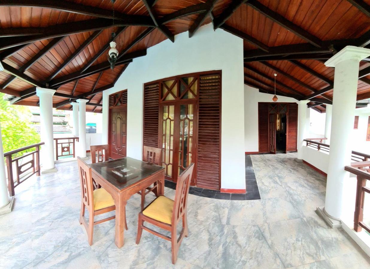 Golden Relax Villa With Pool, Restaurant & European Service Eramudugaha Exterior photo