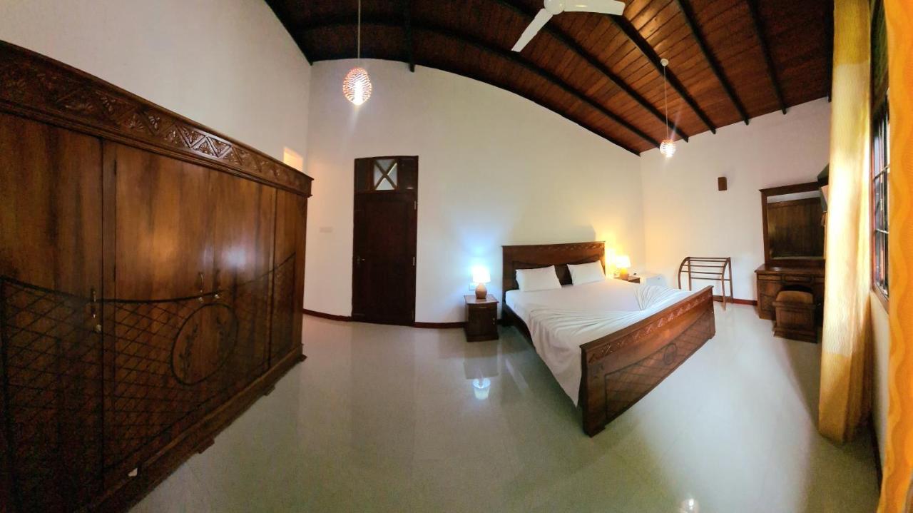 Golden Relax Villa With Pool, Restaurant & European Service Eramudugaha Exterior photo